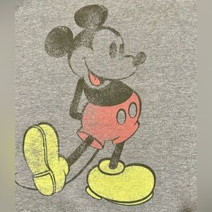 Men’s Disney’s Mickey Mouse short sleeve t-shirt size XXL.